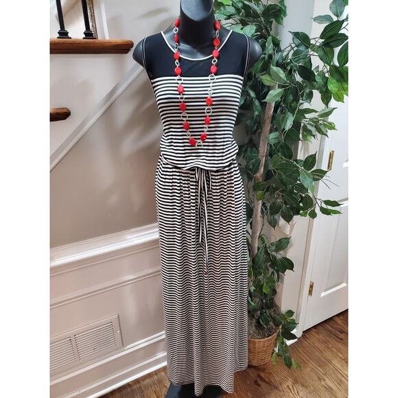Seven7 Women's Black & White Rayon Round Neck Sleeveless Long Maxi Dress Size L - Picture 1 of 13